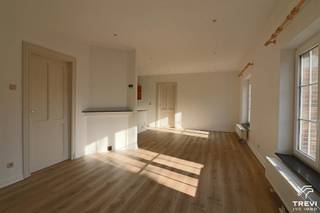 Gelegen in een uitzonderlijke omgeving, in het hart van een historische hoevekasteel, biedt dit appartement met 2 slaapkamers u een...