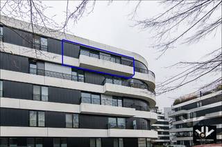 Lichtrijke studio met loftgevoel en terras op een Top locatieTroeven: * Topligging aan de Blauwe Boulevard * Grote ramen & breed terras → echt...