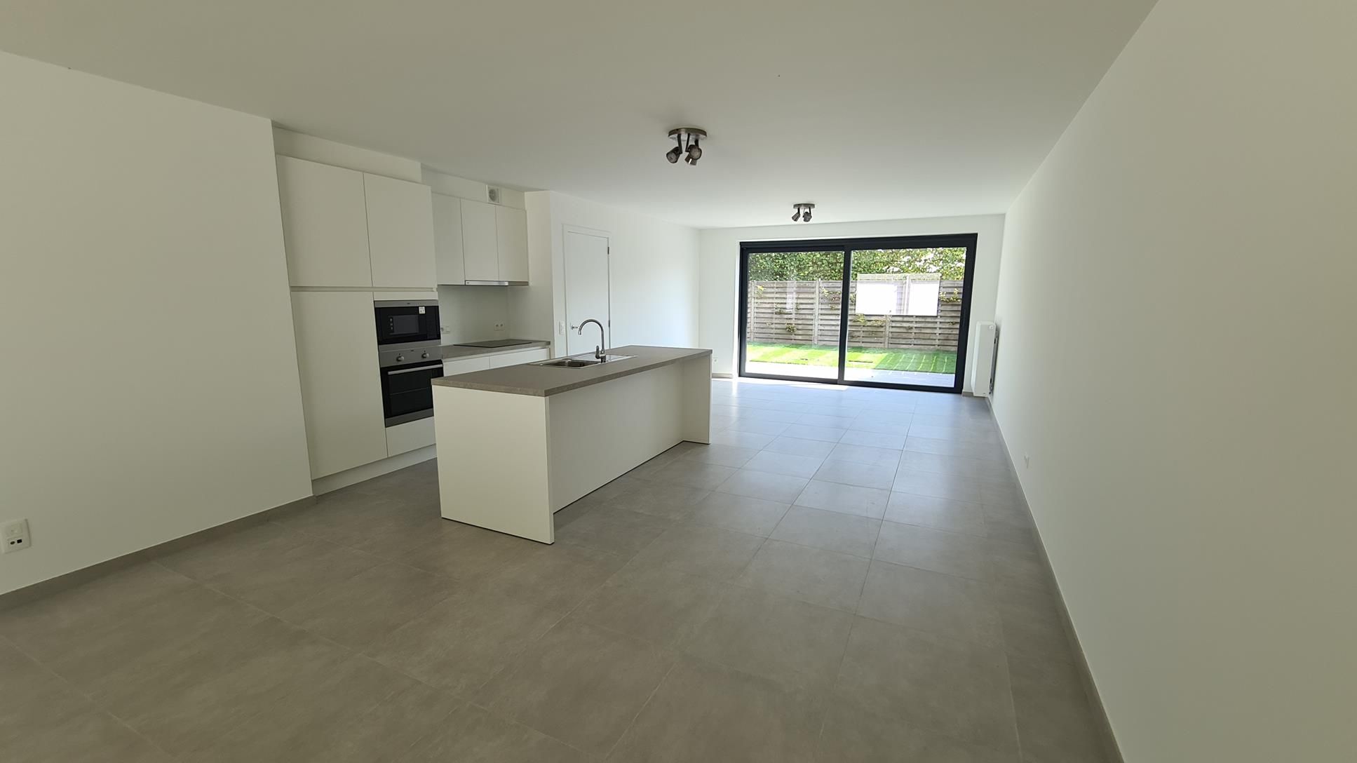 Instapklare nieuwbouwwoning met 3 slaapkamers (145 m2), garage en tuin. - foto 4