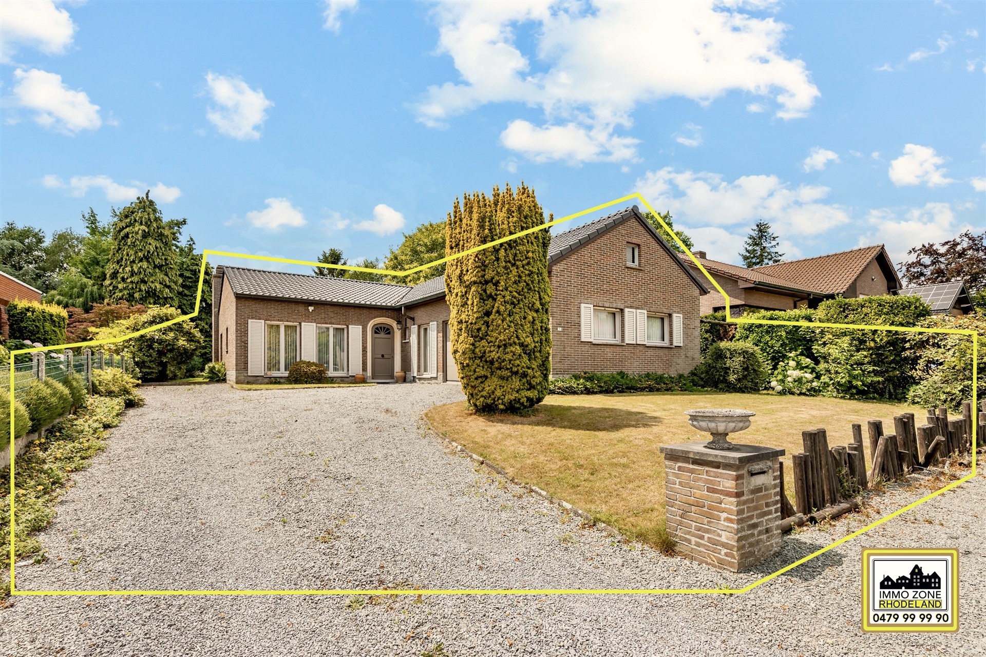 Riante bungalow met 4 slpks, dubbele garage en zonnige tuin - foto 1