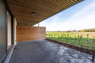 Huurprijs: 1.150 EUR per maand+ 90 EUR per maand gemeenschappelijke kosten+ 100 EUR per maand voor de ondergrondse autostaanplaats en bergingKosten...