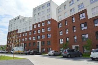 Autostandplaats in Harelbeke.Beschikbaarheid: 01/03/2026Huurprijs: 40 EUR/maand + 5 EUR syndic = 45 EUR/maandAdres: Rietvoornstraat 42, 8530...