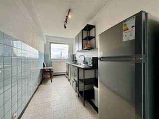 Dit aangename appartement is gunstig gelegen nabij het centrum van Antwerpen, met vlotte toegang tot winkels, openbaar vervoer, scholen en...