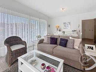 Dit stijlvol appartement in Westende-Bad biedt alles wat je zoekt voor een ontspannen verblijf aan zee. Gelegen op een toplocatie, geniet je hier...