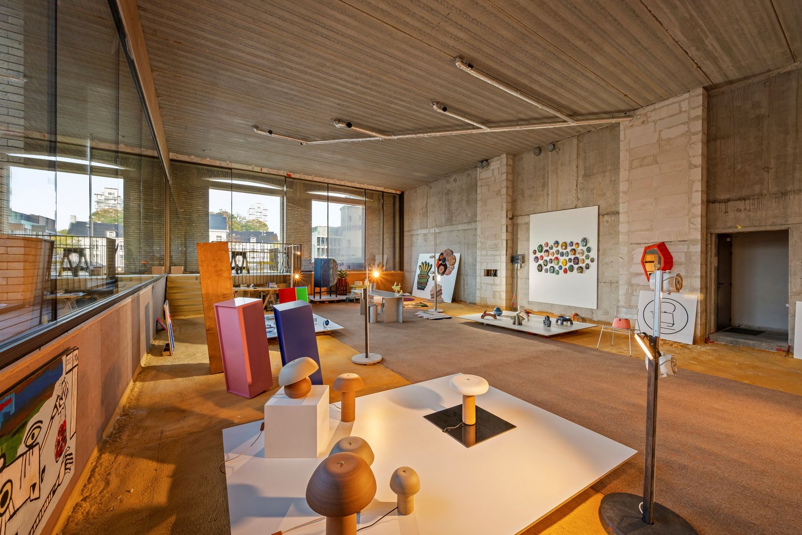 Unieke casco handelsruimte op een hoek van 150m² op een topligging aan de Broeltorens in Kortrijk - foto 2