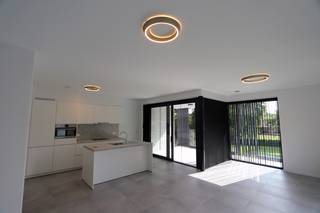 Lichtrijk nieuwbouw BEN-appartement met 2 slaapkamers op een toplocatie in Tremelo. Dit mooie nieuwbouw appartement is klaar voor zijn eerste...
