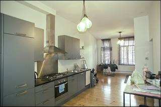 Licht en energiezuinig 1-slaapkamerappartement met groen uitzicht in hartje AntwerpenDit rustig gelegen en energiezuinige appartement op de tweede...