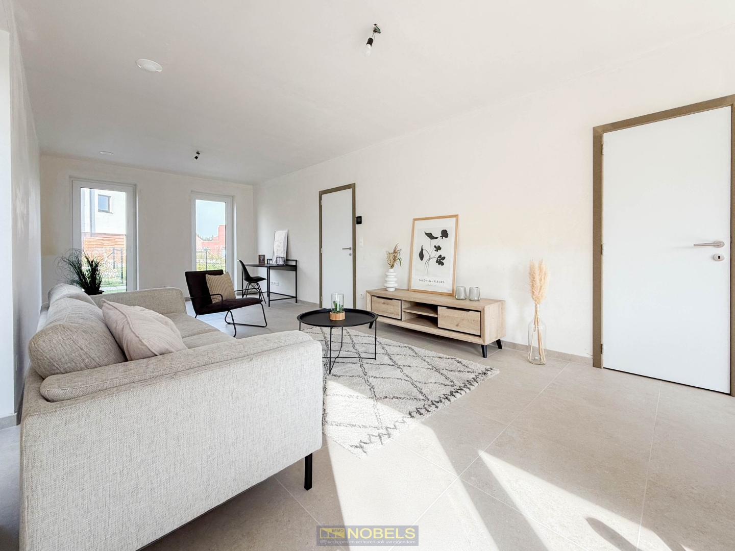 Te koop, lichtrijke nieuwbouwwoning met vier slaapkamers en tijdloze charme - photo 3