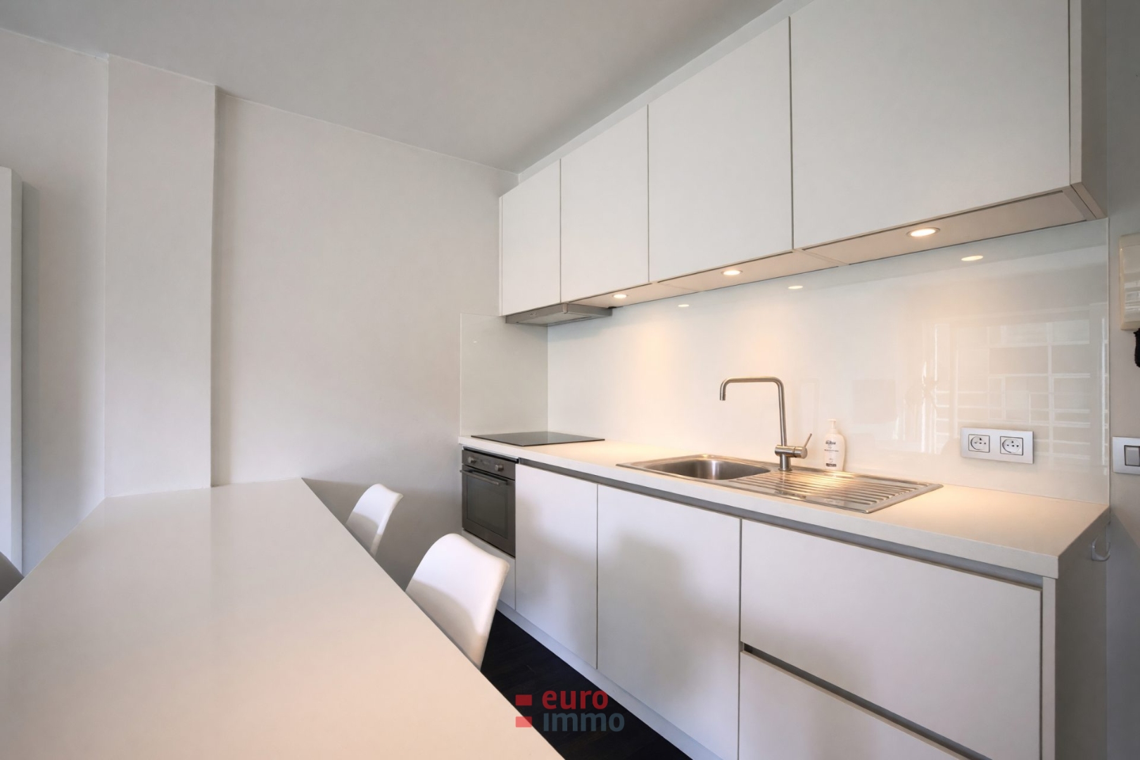 Super gelegen appartement met 1 slaapkamer! - foto 5