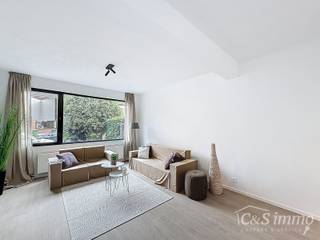 This tastefully renovated property is situated in the pleasant residential area of Mariaburg, within walking distance of shops and public...