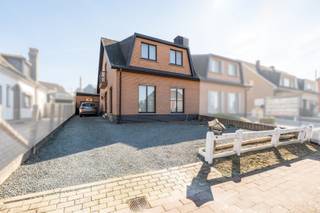 Mooie woning in Pollare, gelegen aan de stadsrand in een rustige, landelijke omgeving met een mooie tuin.Deze woning combineert energiezuinig wonen...