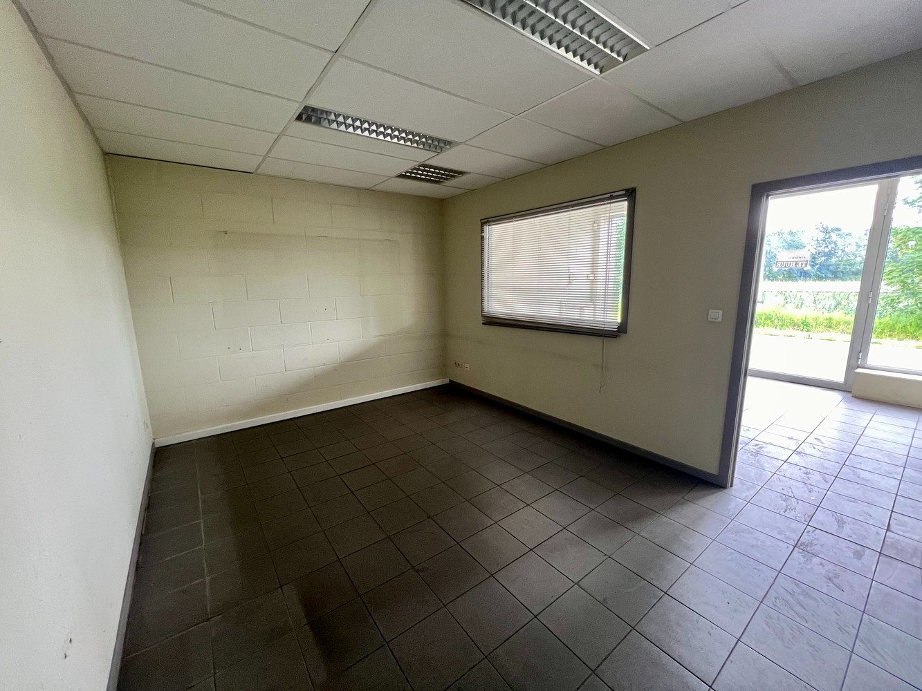 Commercial à louer à Nazareth - photo 5