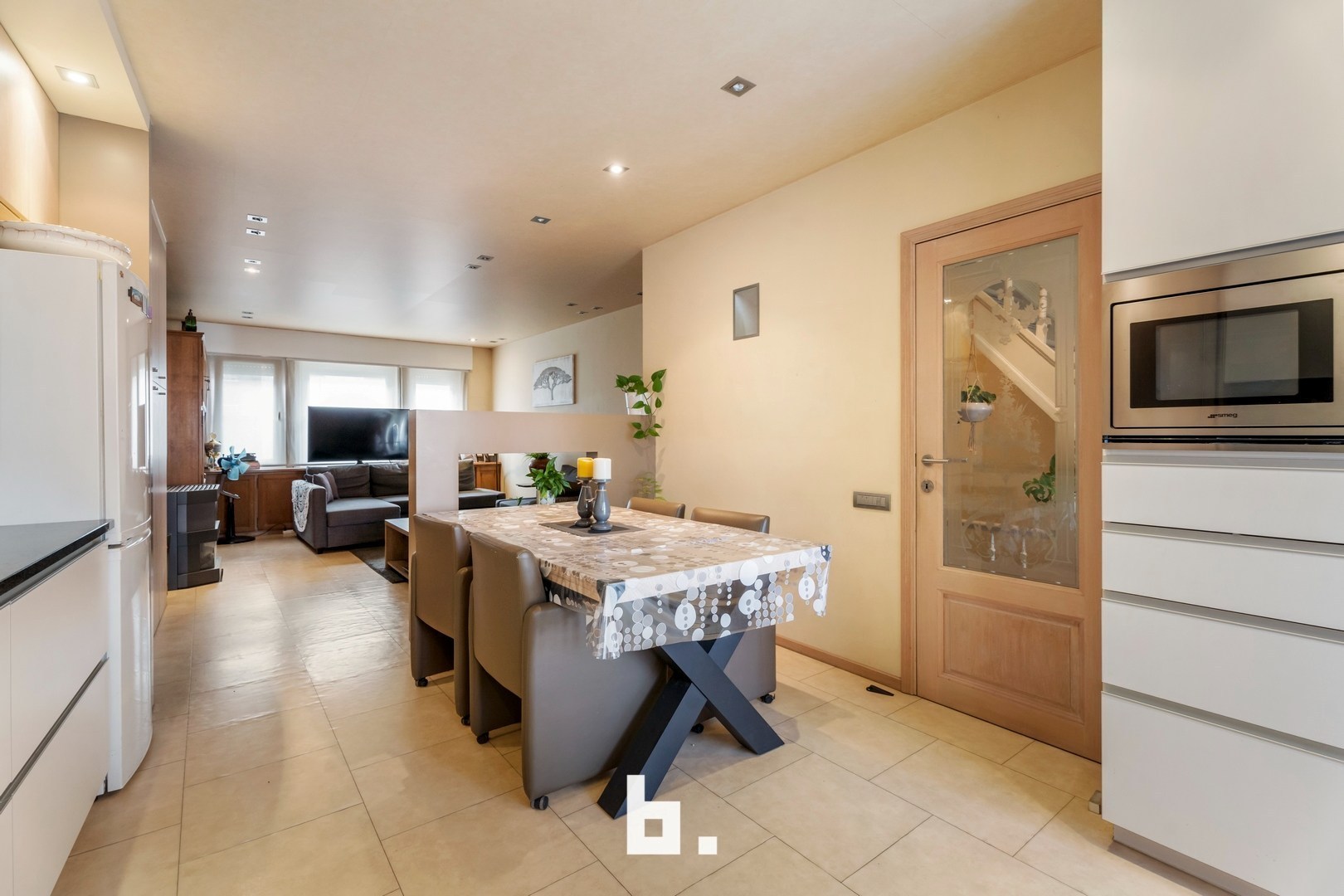 Ruime woning met handelsruimte en zonnige buitenruimtes in het centrum! - foto 4