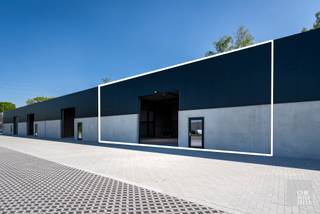 SME unit 10, located in business park "Dorlix", is located to the east of Hasselt on the connecting road between Hasselt and Diepenbeek (adjacent...