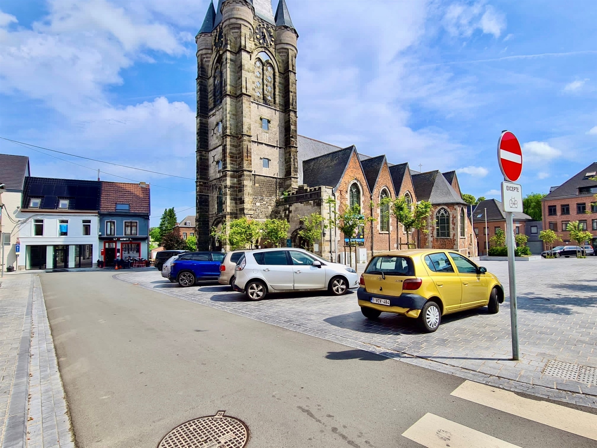 TOPGELEGEN HANDELSRUIMTE met ZONNEPANELEN en PARKING - foto 5