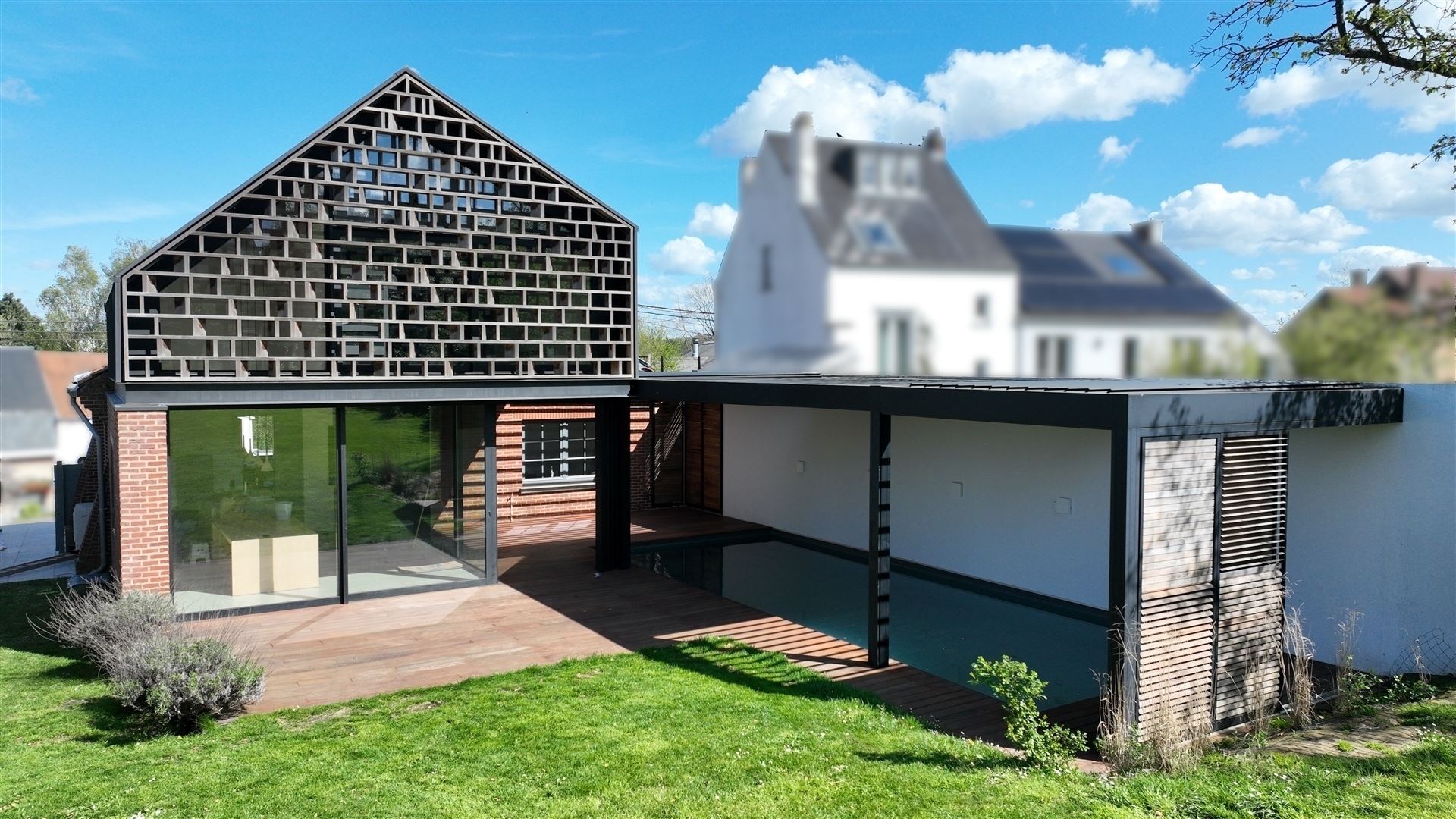 SOUS OPTION Splendide villa rénovée avec piscine et beau jardin - photo 2