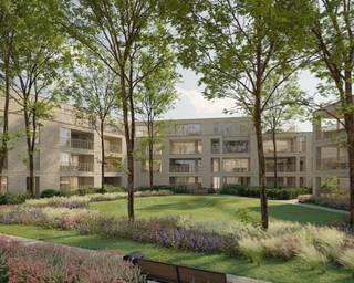 LANCERINGSACTIE: gratis parkeerplaats voor de eerste 5 kopers!<br /><br />Welkom in het hart van de Stad, waar PARK RSL een nieuwe thuishaven wordt voor wie centraal en energetisch wil wonen, omgeven door groen. Dit nieuwbouwproject is gelegen tussen de Rondekomstraat en Stationsdreef, en biedt ruimte voor 65 appartementen, 5 woningen en 1 handelspand, verdeeld over 3 gebouwen. Zo is er voor elk wat wils! De grote privatieve binnentuin wordt een waar rustpunt én gezellige ontmoetingsplaats.<br /><br />Het project zal enerzijds omringd worden door een groene long, dankzij De Kleine Bassin en het nieuwe Moermanpark achter de hoek, en anderzijds ook het aangename en bruisende centrum bieden, met ook de vernieuwde stationsbuurt als extra troef. <br />PARK RSL staat voor innovatie, kwaliteit en duurzaamheid. Alle wooneenheden zullen bijna-energieneutraal (BEN) zijn, dankzij de zonnepanelen en het duurzame stadswarmtenet van Mirom (vloerverwarming). Door het E-peil 20 geniet je bovendien van 100% korting op de OV gedurende 5 jaar!<br /><br />Residentie Roterie (Blok A) aan de Rondekomstraat bestaat uit 37 appartementen, gaande van 56m² tot 111m², telkens met keuze uit 1-2-3 slaapkamers. Prijzen vanaf € 209.246, inclusief fietsenstallingen én berging. Excl. parking en aankoopkosten.<br /><br />Het aanbod biedt voldoende opportuniteiten voor investeerders, met minimaal rendement van minstens 2,5%. Er is een ondergronds garagecomplex met parkeerplaatsen, laadvoorzieningen, bergingen alsook een fietsenstalling (eveneens aanwezig bovengronds).<br /><br />De opstart van de werken is voorzien vanaf juli / 6% BTW mogelijk (onder voorwaarden).<br /><br />Voor meer info : roeselare@futurimmo.be of 0470 051 000.