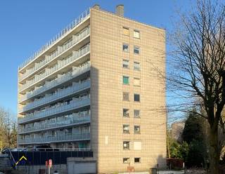 Ondergrondse garagebox (G20) gelegen in Residentie “De Marlier”.De box zelf is ongeveer 2,7m breed en 6m diep. Algemene toegang tot alle garageboxen...