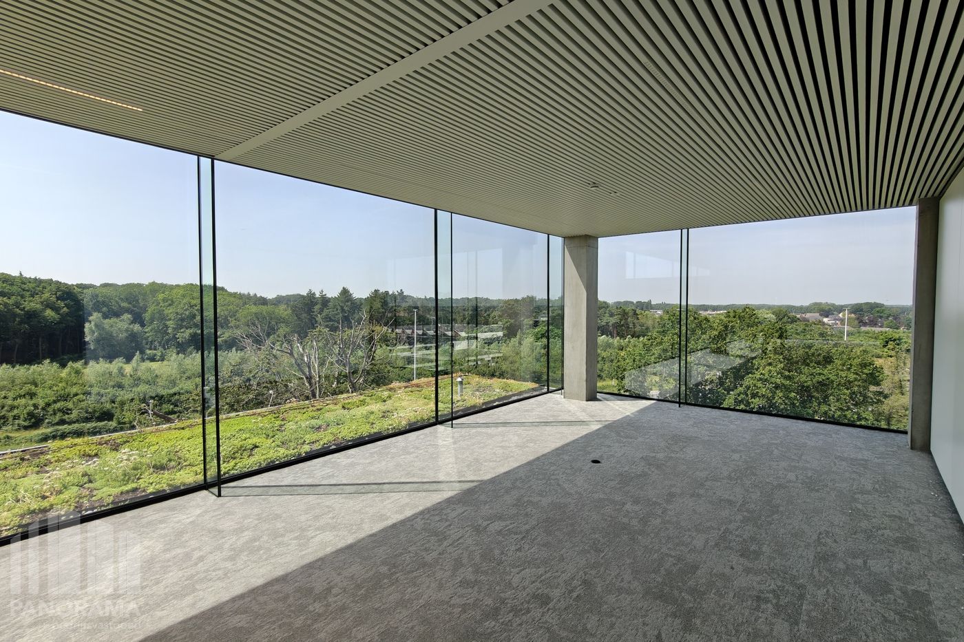 444 m² HIGH-END KANTOREN OP TOPLOCATIE LANGS DE E40 TE OOSTKAMP - foto 1