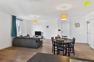 Welkom in dit lichtrijke appartement gelegen te Hoboken, een dynamische buurt met uitstekende verbindingen en alle voorzieningen en op...