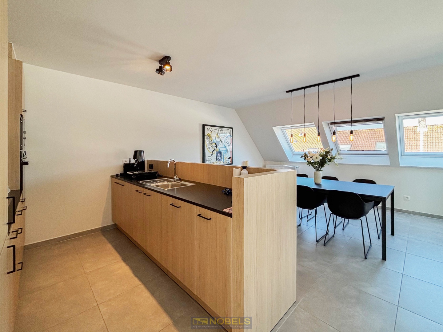 Te huur, exclusief 2 slaapkamer appartement met terras en garage in centrum van Oudenaarde! - foto 4