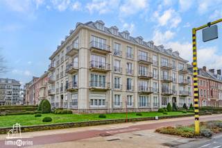 Discover this bright and well maintained apartment with 1 bedroom, additional attic/storage room and private basement.The spacious living space...