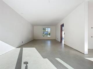 NIEUWBOUWWONING IN PASTORIESTIJL IN HET RUSTIGE OOSTVLETEREN DORP.DE WONING IS INGEDEELD ALS VOLGT: GELIJKVLOERS:INKOMHAL, GASTENTOILET, GEZELLIGE...