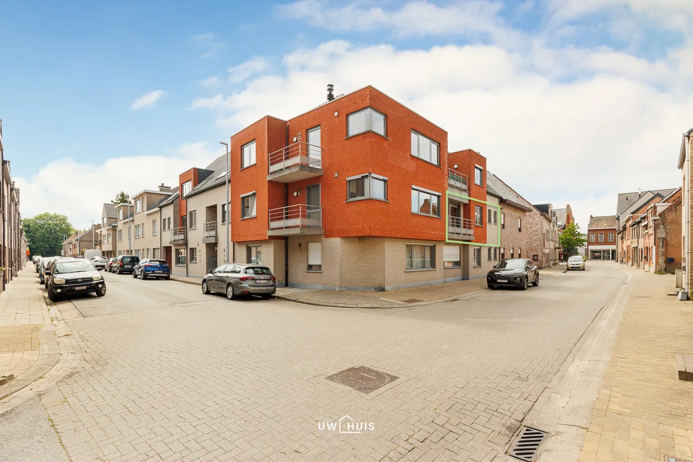 RUIM EN INSTAPKLAAR 3-SLAAPKAMER APPARTEMENT MET GARAGE IN HAMME - foto 1
