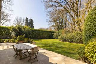 RHODE-SAINT-GENESE, ontdek deze prachtige villa in een rustige en landelijke wijk, aan een charmant straatje. Deze uitzonderlijke woning ligt op...