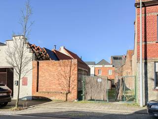 Perceel grond van 110 M² TOTALE OPPERVLAKTE op een GUNSTIGE LIGGING te Oudenaarde. Deze grond is gelegen in WOONGEBIED MET CULTUREEL-, HISTRORISCHE-...