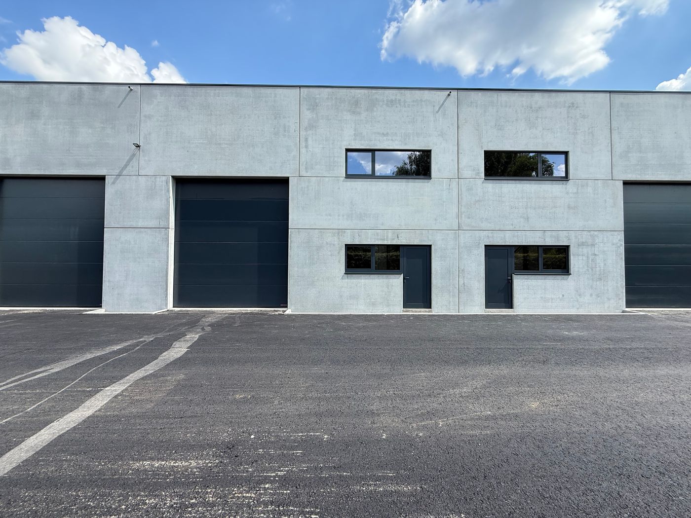 336 m² nieuwbouw KMO-unit op 500 m van de N9 - photo 2