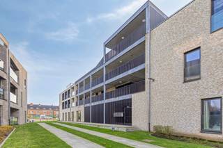 Op zoek naar een veilige en vlot bereikbare parkeeroplossing? Deze ondergrondse autostaanplaats, ideaal gelegen in project Zilverwit, biedt de...