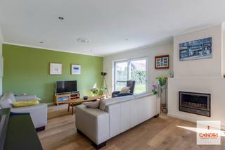 Deze ruime woning is gelegen in een rustige woonwijk te Evergem met vlotte verbinding naar de ruime regio. U heeft verschillende winkels, scholen...