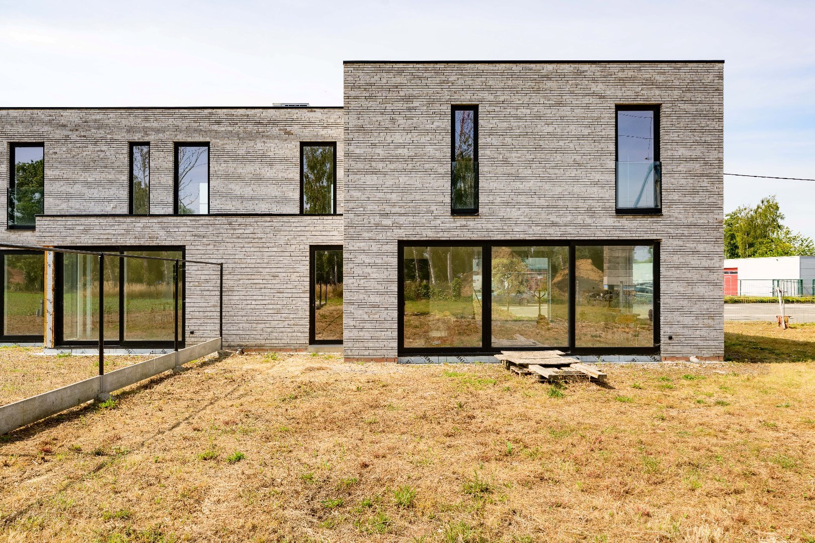 PRACHTIGE MODERNE WONING MET TUIN | GARAGE EN BIJGEBOUW (24 m²) - foto 5