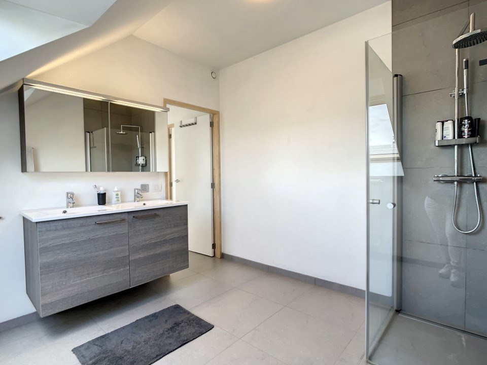 Apartment for rent in Oostnieuwkerke with 3 bedrooms - photo 5