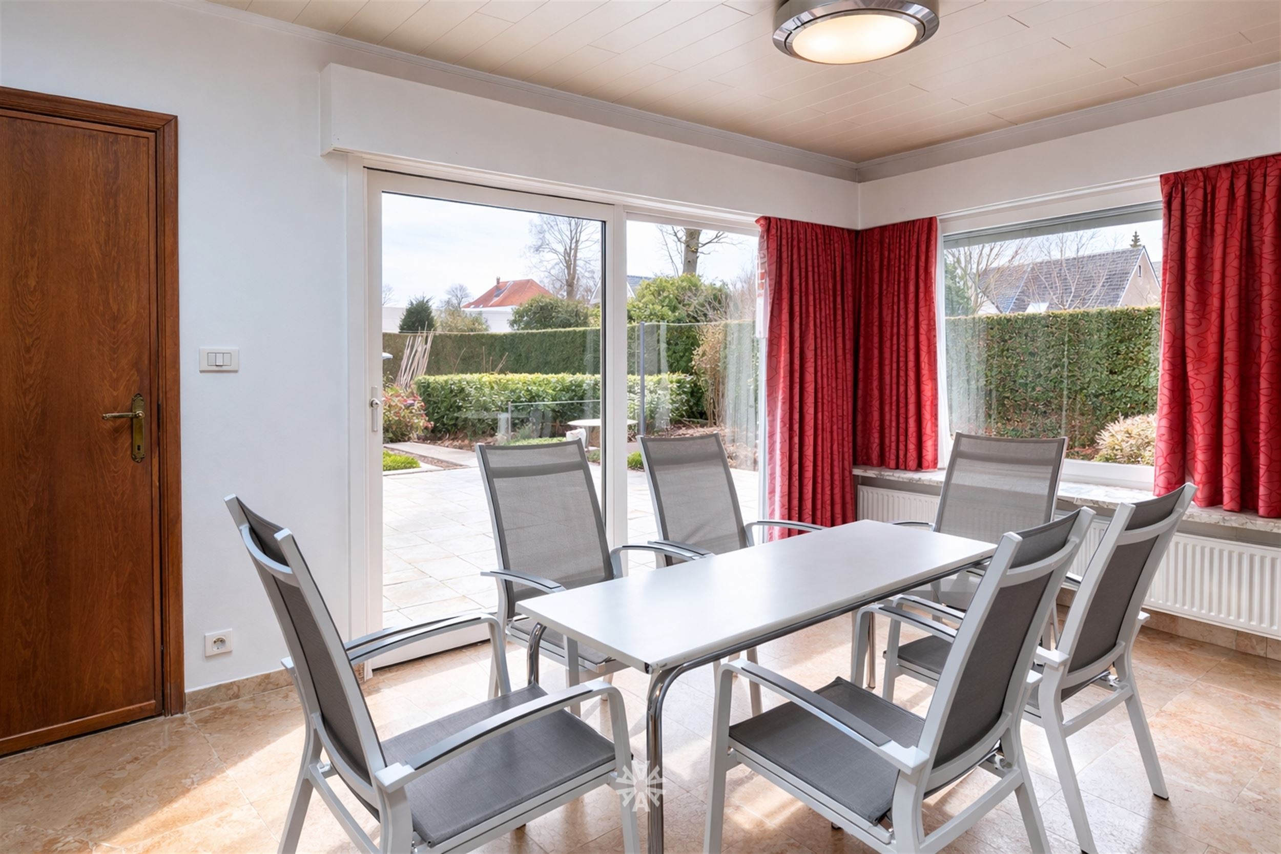 Ruime en charmante halfopen bebouwing te huur in De Pinte - foto 4