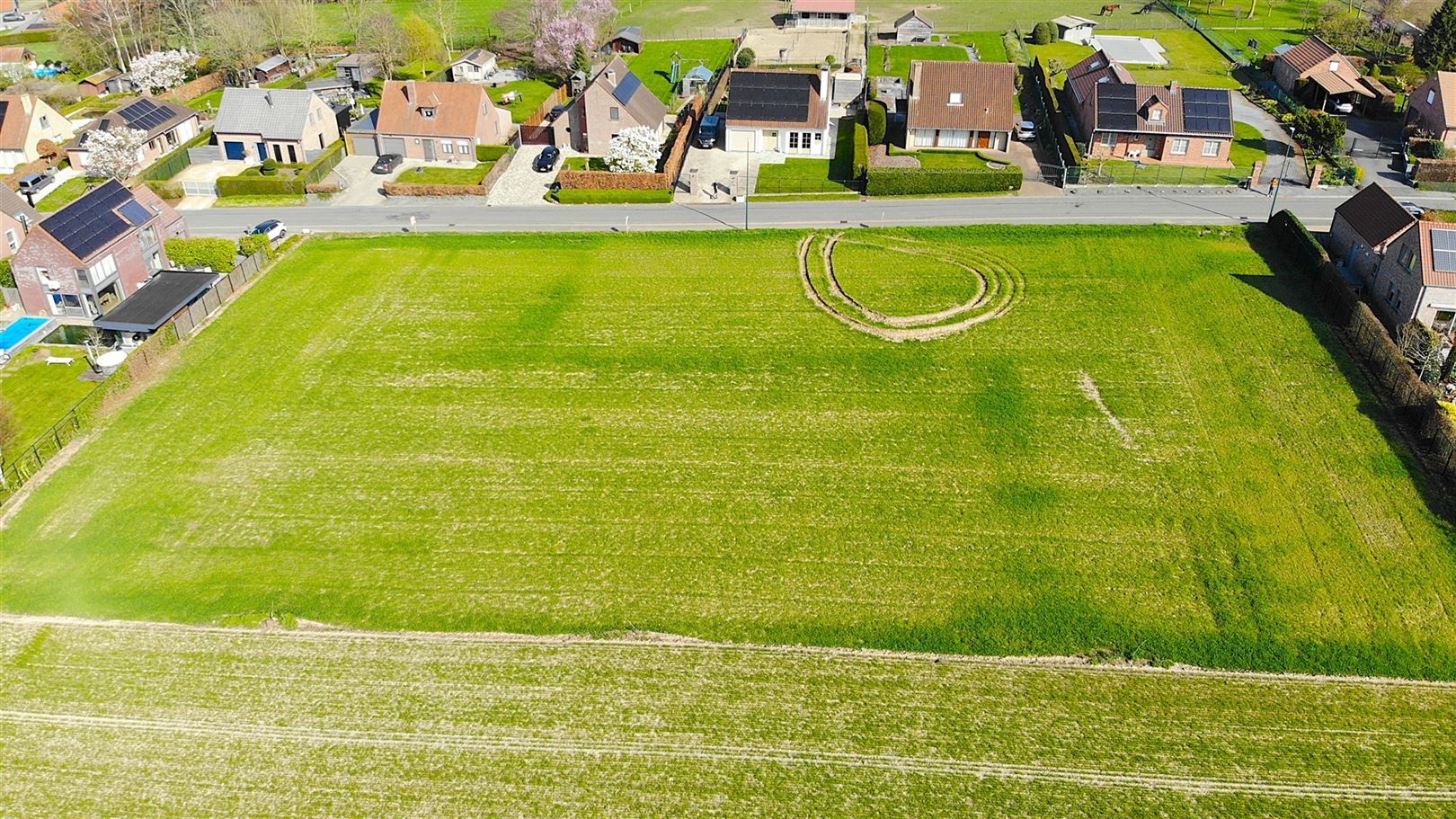 950 m² bouwgrond met glooiend uitzicht! - foto 5