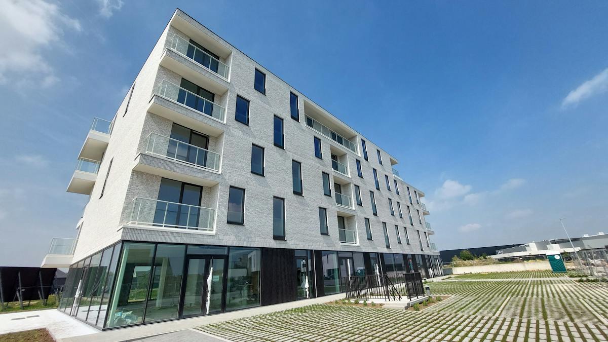 Newly built 2-bedroom apartment with a sunny terrace - photo 1