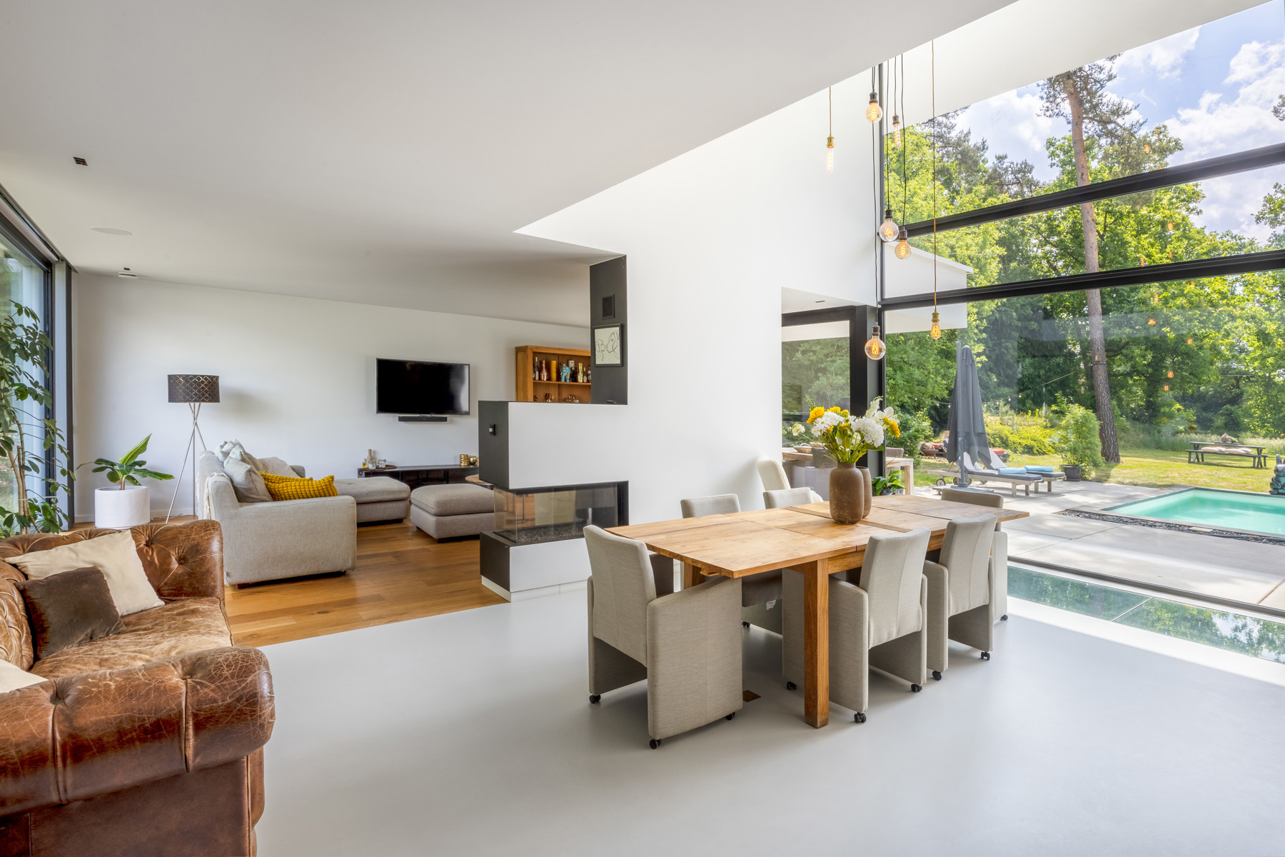 Ruime moderne luxe villa met zwembad op ca. 2339 m². - foto 4