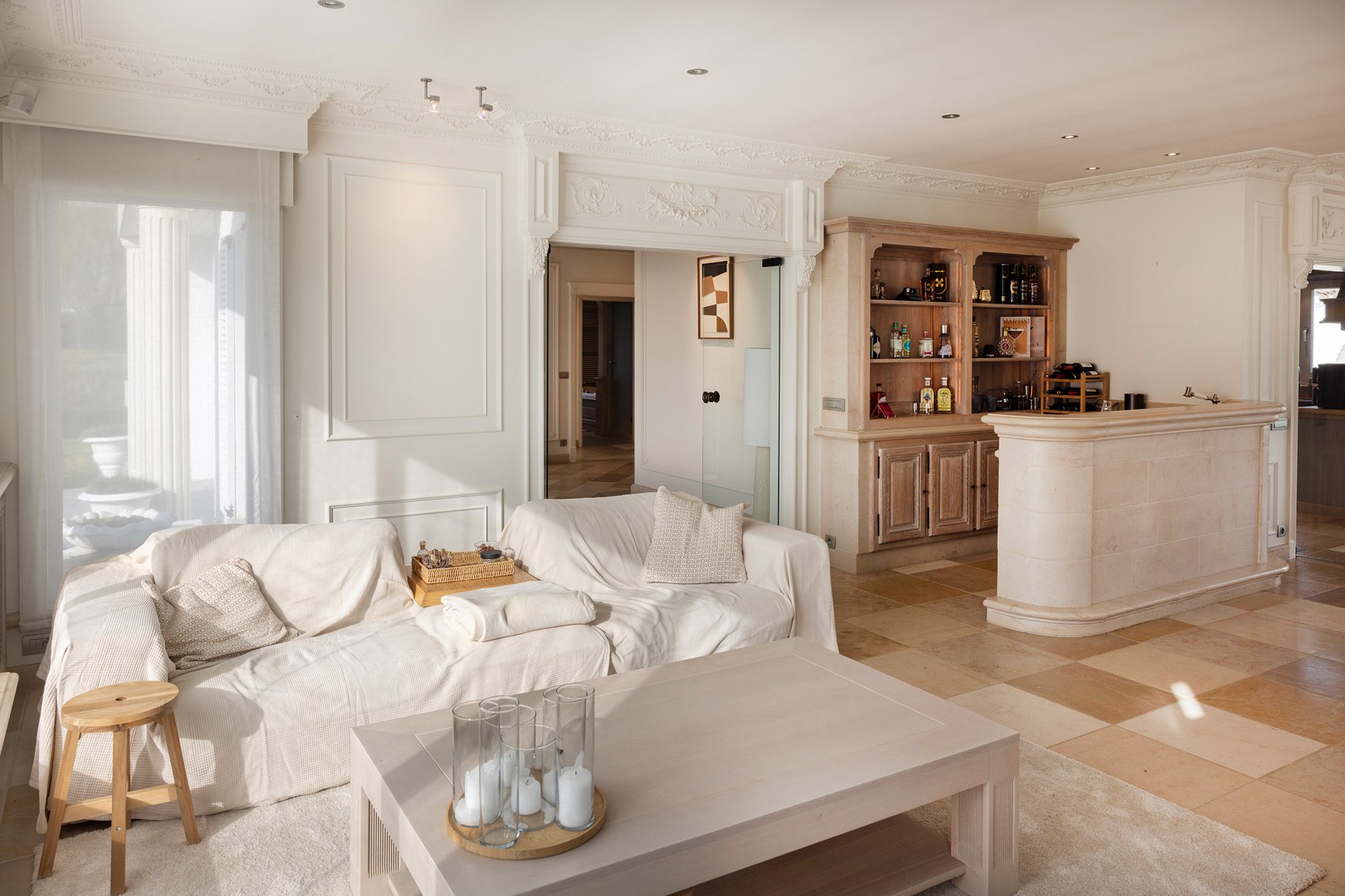 Klassevolle gelijkvloerse villa gelegen op Hoog Kortrijk. - photo 3