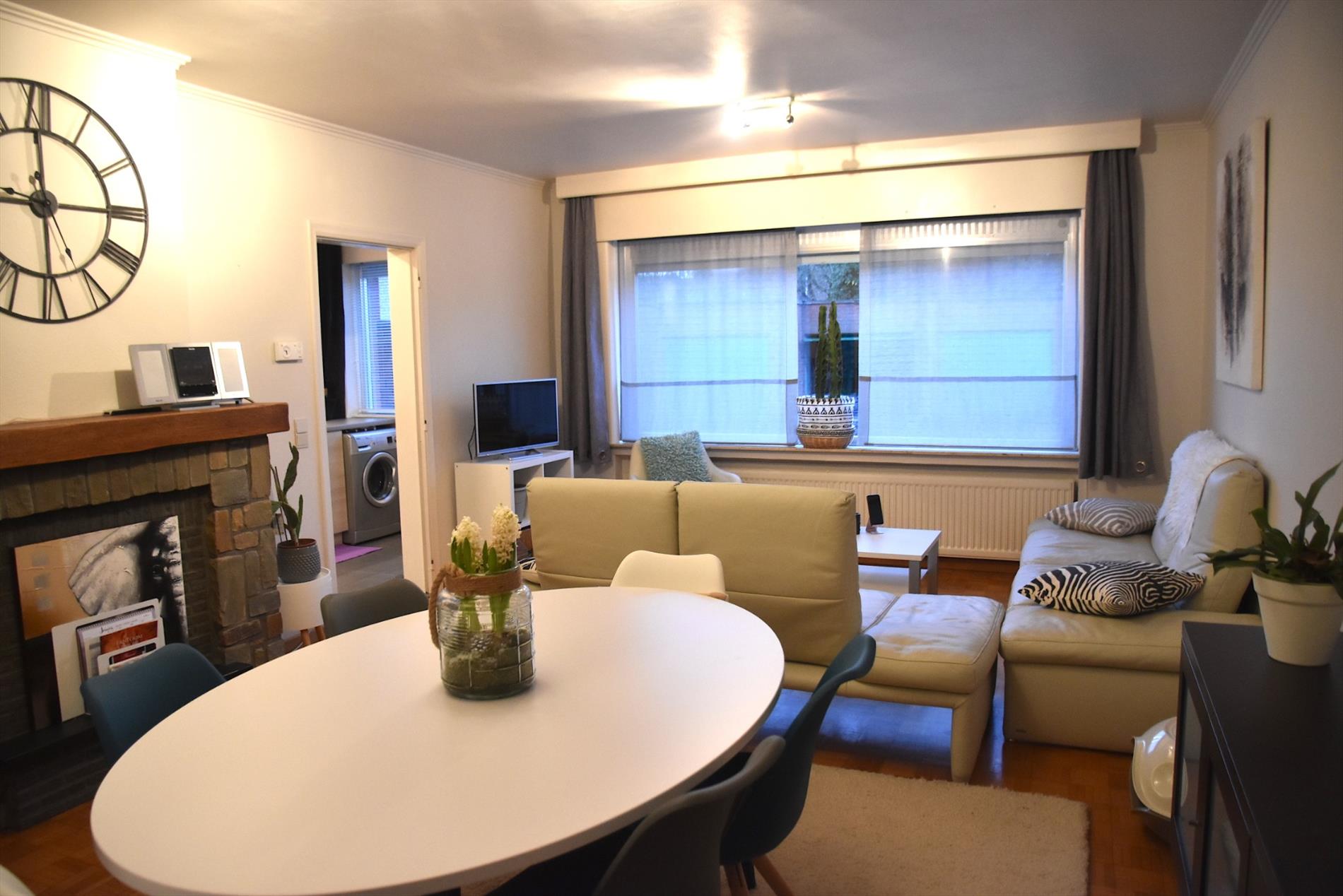 Zonrijk, ruim en gelijkvloers appartement met 2 slaapkamers, garage en zuidgericht terras … - foto 4