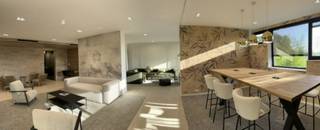 <p>These modern office spaces are located in a business center, ideally situated just 20 minutes from Brussels and 5 minutes from Brussels Airport. The location is easily accessible by car via the R0.</p>
<p>There are various office spaces available, spread across two buildings on the site.</p>
<p>The available office sizes start from 40m² and can be flexibly adjusted to meet the needs of your business. The rent includes all costs (common areas, energy, internet, cleaning, etc.). </p>
<p>Parking available.</p>