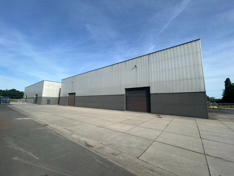 Recent magazijn van 1.062 m² met 2 sectionaalpoorten op toplocatie in Oostakker - foto 4