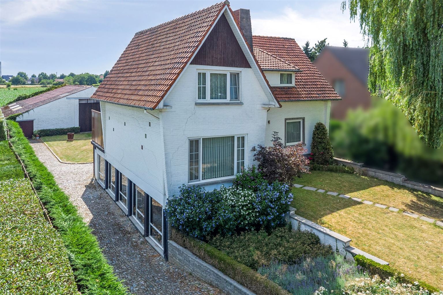 Uniek perceel van 11a42ca met woning en achterliggende loods op toplocatie in Aldeneik – Maaseik.  - foto 2