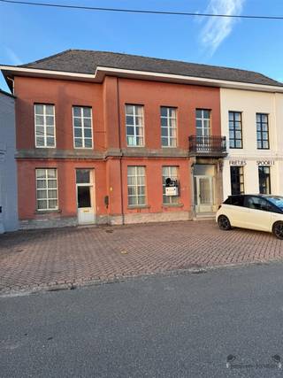 Welkom in Booischot, waar ruimte en potentieel elkaar vinden!Deze ruime woning met een bewoonbare oppervlakte van 196 m² op een perceel van 135 m²...