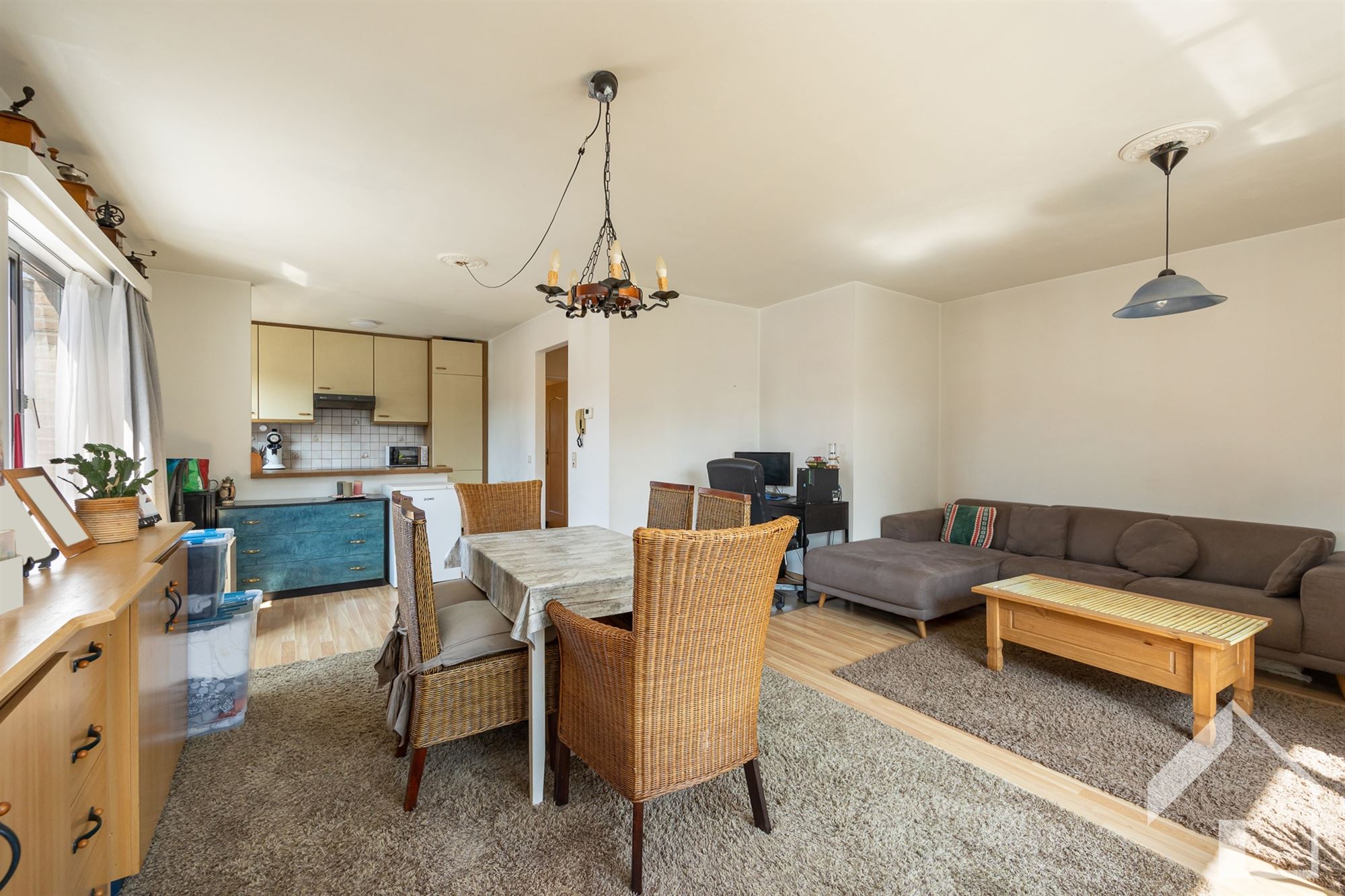 Ruim appartement op de 1e verdieping met garagebox - foto 4