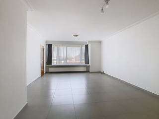 Op zoek naar een gemoderniseerd en betaalbaar appartement in het centrum van Beveren? Lees dan snel verder.Dit appartement wordt te koop aangeboden...