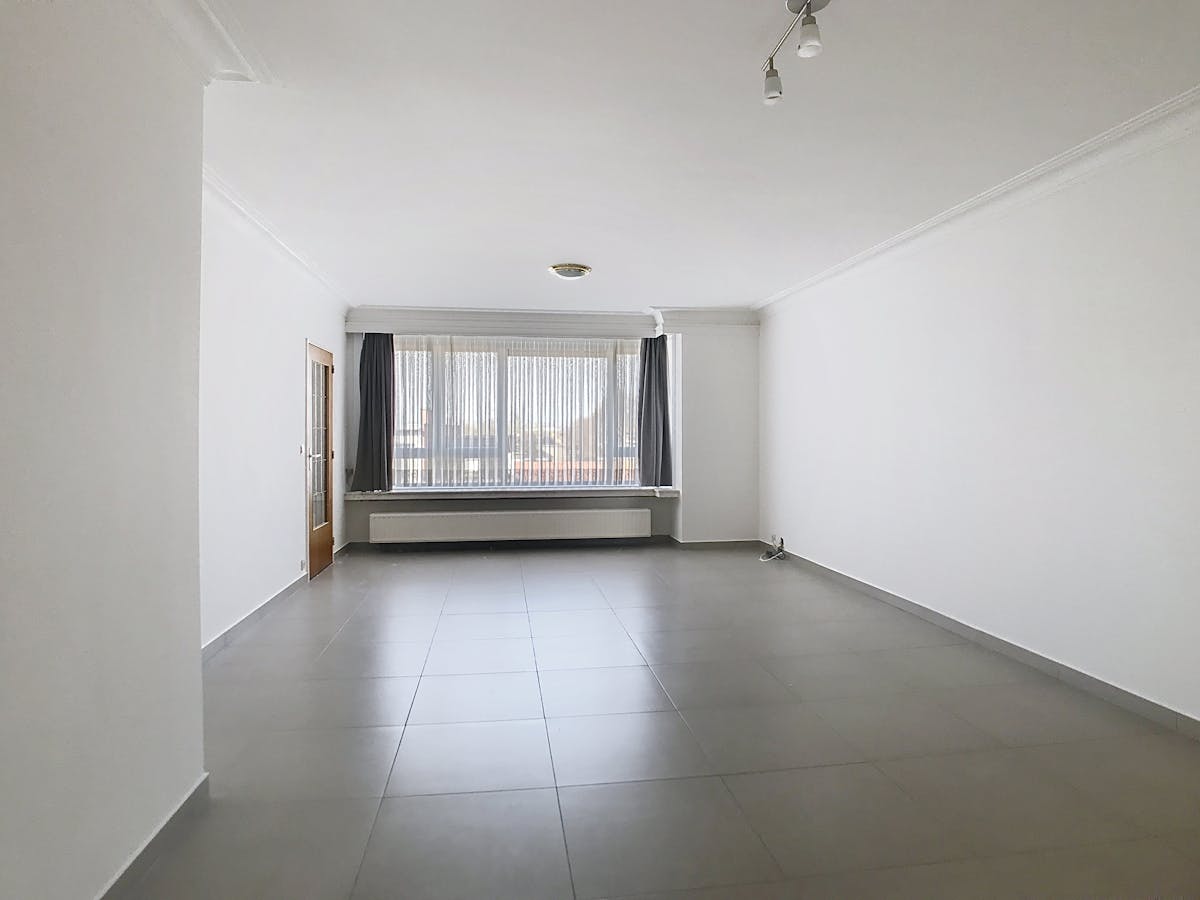 Gemoderniseerd appartement met 2 slpkmrs (garage mogelijk) - foto 3