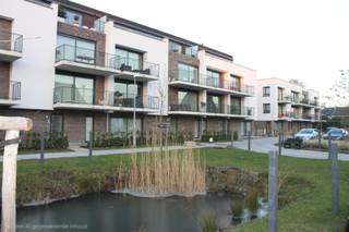 ENERGIEZUINIG EN RECENT GELIJKVLOERS-APPARTEMENT MET 1 SLAAPKAMER, RUIM TERRAS, TUIN, ONDERGRONDSE AUTOSTAANPLAATS EN KELDERBERGINGrustige ligging in...