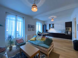 <p><strong>TOP VAN SAINT-GILLES, in de gewilde wijk Maison Communale, dicht bij alle voorzieningen (winkels en openbaar vervoer), prachtig appartement van ca. 100 m² woonoppervlakte op de 2e verdieping. Grote en lichte woonkamer, volledig ingerichte open keuken, 2 mooie slaapkamers, badkamer met aparte douche, kelder. Raming van de kosten: 130 €/maand (koud/warm water, verwarming, gemeenschappelijke ruimtes). Beschikbaar op 01/09/2026. EPC: G. Afmetingen ter indicatie.</strong></p>
<p><u>Op de 2e verdieping links</u>:</p>
<ul>
<li>Inkomhal</li>
<li>Grote en lichte woonkamer van ±30 m² (6,7 x 4,5) met decoratieve open haard – toegang tot het balkon</li>
<li>Volledig uitgeruste open keuken (oven, kookplaten, afzuigkap, koelkast/diepvriezer, vaatwasser, magnetron)</li>
<li>Slaapkamer van ±15 m² (3,6 x 4,1)</li>
<li>Slaapkamer van ±14 m² (3,8 x 3,8)</li>
<li>Badkamer (bad, aparte douche, dubbele wastafel, wc)</li>
</ul>
<p>Kelder nr. 4 van ±3 m²</p>
<p>Voorziening voor lasten: 130 €/maand (koud/warm water, verwarming, gemeenschappelijke ruimtes)</p>